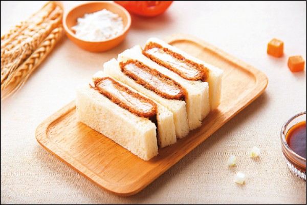 【流行消費】外帶邁泉豬排+排隊鬆餅 微風搶當食尚霸主