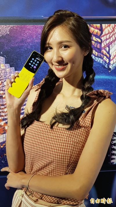 讓人懷念的Nokia香蕉機重生 8110 4G復刻版台灣3千有找