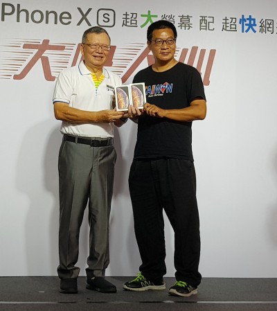 很值得！今年最狂果粉排隊91小時 多拿一支免費5萬iPhone Xs Max