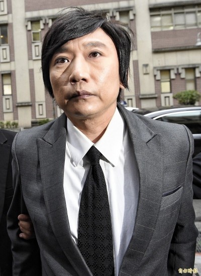 秦偉性侵重判8年 造型師淚已乾徹底崩潰