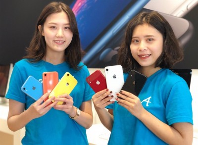 台灣人就是愛蘋果！10月前十大熱賣手機  蘋果強勢占6席