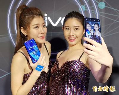 有夠酷炫！vivo NEX雙螢幕版下月登台開賣 正反面都是螢幕