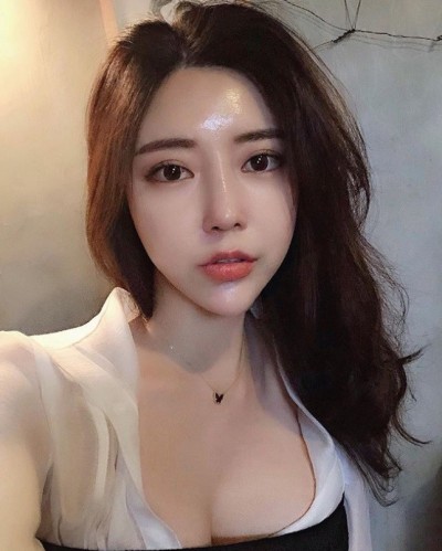 巨乳遭質疑假奶!南韓郭雪芙中門大開力證「原裝」 巨乳遭質疑假奶!南韓郭雪芙中門大開力證「原裝」