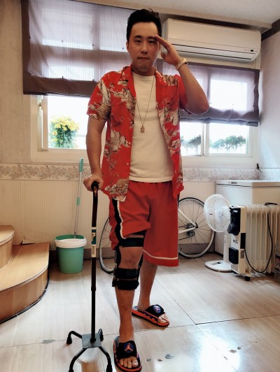 余祥銓驚傳摔斷膝蓋！緊急動刀「真的很痛」