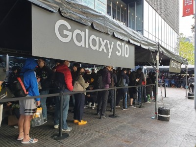 星粉動起來！三星S10今預購取貨擠爆 5萬頂規版再貴也買