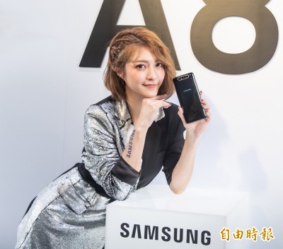 再等等！全球首款升降旋轉鏡頭手機三星A80 台灣6月上市