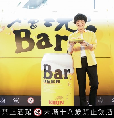 品牌17年來首位代言人！ 盧廣仲創作常配這杯