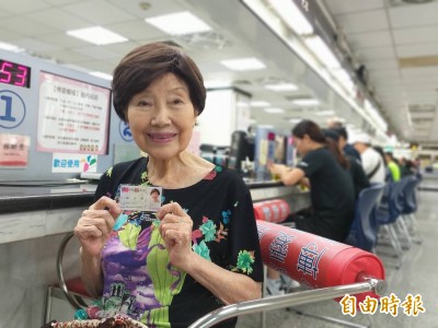 等好久!耕耘音樂教育50年 日鋼琴家藤田梓取得台灣身分證 等好久!耕耘音樂教育50年 日鋼琴家藤田梓取得台灣身分證