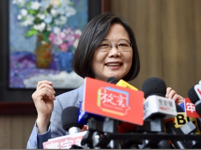 小英從一路挨罵到聲勢漲 他一句話突破盲點 小英從一路挨罵到聲勢漲 他一句話突破盲點