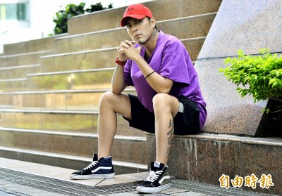 (專訪)嘎嘎最痛分手聽《雨和眼淚》 外送咖啡被認出幽默回應