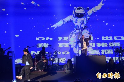 （影音）翁立友助陣Leo王！飆唱神曲嗨翻全場