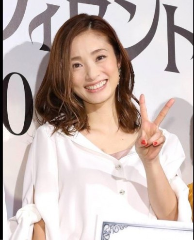 林志玲嫂子出關了!生完第二胎更美 林志玲嫂子出關了!生完第二胎更美