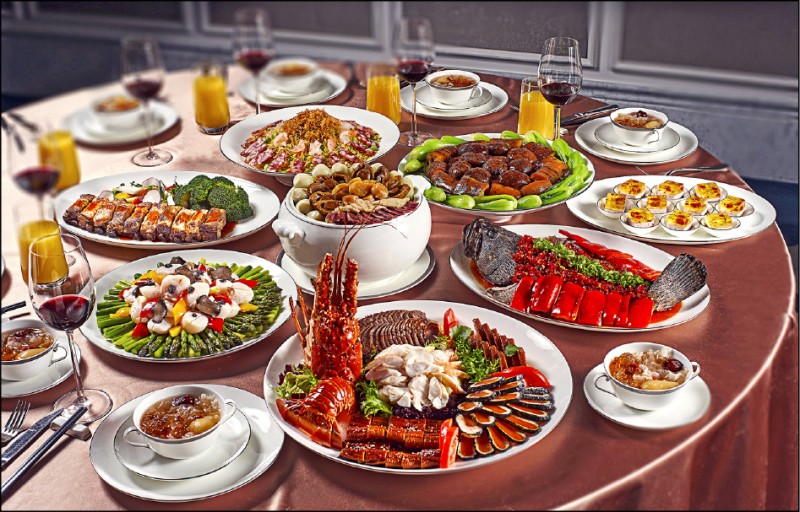 【消費新聞】台北文華東方 米其林尾牙春酒尊貴氣派─館內三大餐廳 推出鼠年興旺專案澎湃精采 企業公司聚餐賓主盡歡