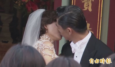 AKIRA激吻林志玲!誓言「讓妳成為最幸福的人」 AKIRA激吻林志玲!誓言「讓妳成為最幸福的人」