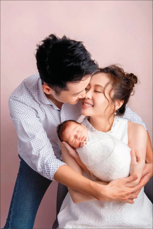 吳淑敏升格新手媽 甜蜜如熱戀