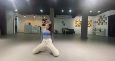好胸!郭書瑤深夜炸巨乳 「上上下下」渾圓奶球晃不停 好胸!郭書瑤深夜炸巨乳 「上上下下」渾圓奶球晃不停