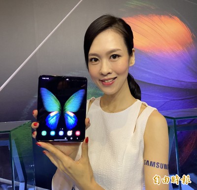 年終獎金拿出來！三星首款摺疊手機1/4台灣開賣 要掏「68888」元