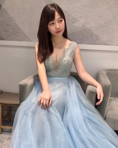 最正主播「隱乳大解放」!超辣戰袍彈出渾圓奶球 最正主播「隱乳大解放」!超辣戰袍彈出渾圓奶球