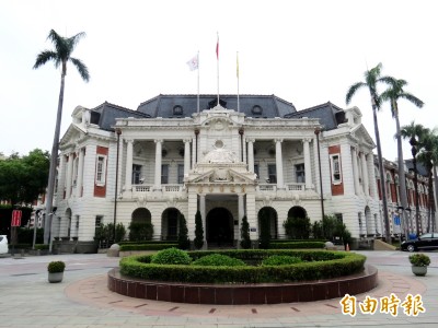 自比總統府又當中市府 盧市長是狂了還是傻了? 自比總統府又當中市府 盧市長是狂了還是傻了?