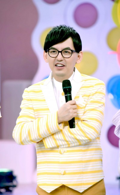 三角戀登封面狂銷27萬本！ 黃子佼自爆《壹週刊》這招彌補他