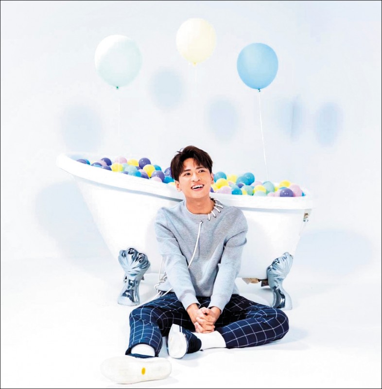 廖文強嘴饞偷嗑慶生蛋糕  謝絕老媽總統套房邀遊