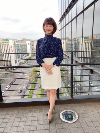 1歲女兒沒口罩遭阻撓 美女主播無奈「戴上眼睛都不見了」