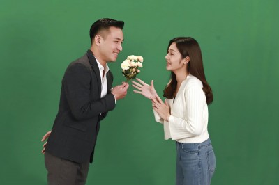 本土劇吻戲因疫情腰斬！民視推「維持社交距離」防疫觀念