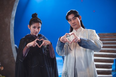 李千那驚爆「不合施易男」  私下小動作全披露