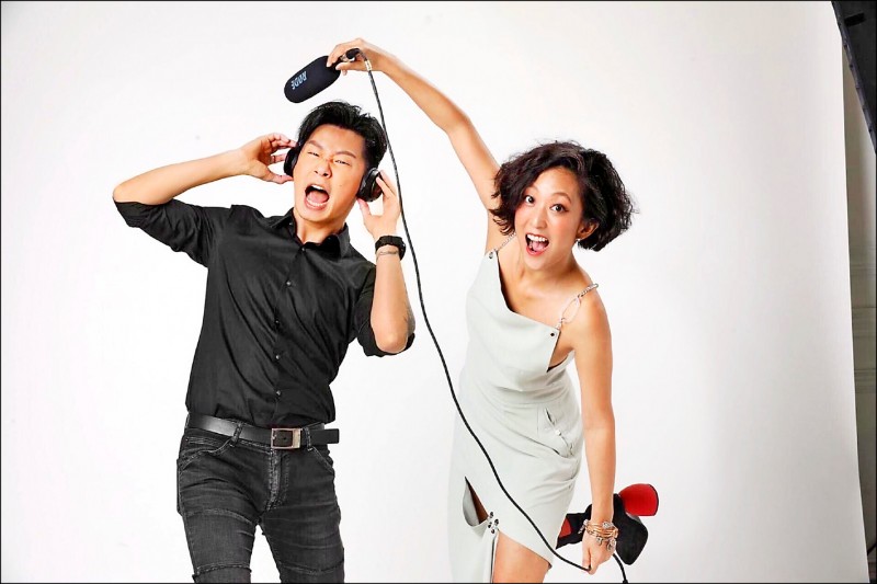 英文聊政治 Freddy羞認不輪轉 攜手吳怡農親妹Emily 向全球發聲