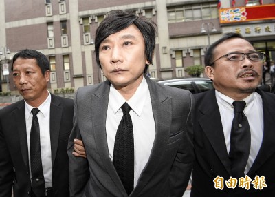 秦偉更審判4年 女造型師激動哭喊「司法有眼」