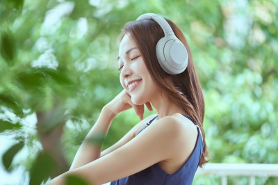 Sony最聰明的頭戴降噪耳機WH-1000XM4開賣 開口聊天就自動暫停音樂