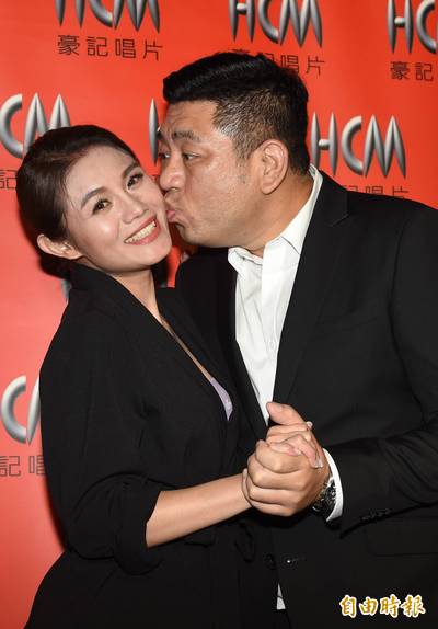 (影音)朱海君封歌后NONO送雞排 夫妻二胎拚男寶 (影音)朱海君封歌后NONO送雞排 夫妻二胎拚男寶