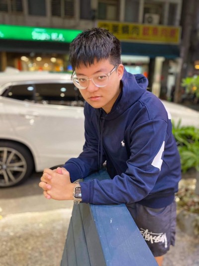 震驚！袁惟仁18歲兒扛家計 苦求捧場「跟媽搶生意」