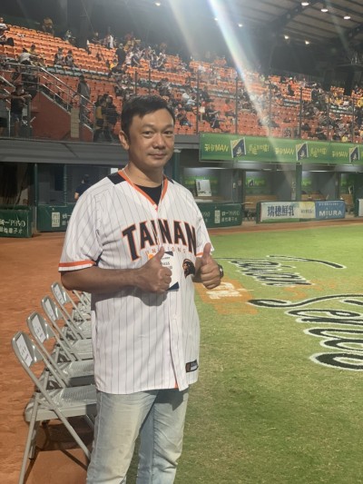 《大佛》導演黃信堯台南開球 《同學麥娜絲》點燃熱血魂