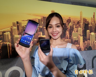 擁有復古魂卻又創新！Motorola摺疊手機Razr 5G登台開賣
