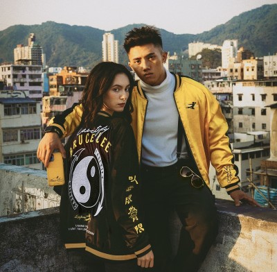 致敬傳奇！李小龍聯名周邊限量開搶    3C配件到衣服、筷子都有