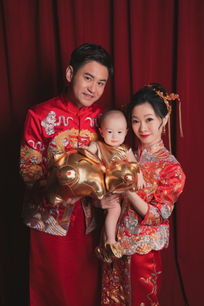 恭喜！史上最強伴郎伴娘團 吳俊宏喜帖曝光炸到手軟