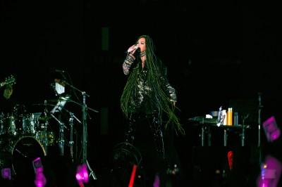 新年快樂！張惠妹台東跨年放煙火 《向前走》迎2021
