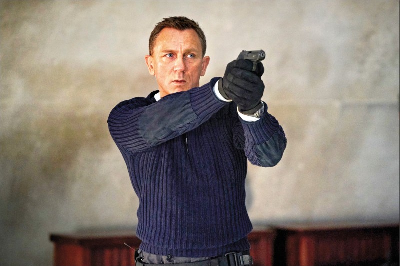 《007生死交戰》延檔到10月 《魔比斯》撞檔改明年上映