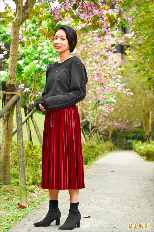 《人物專訪》陳妤捨長髮談女女戀 忘情激吻