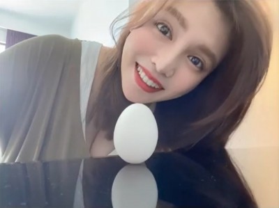 (影音)夏宇童有多辣?一彎腰胸前失守 兇猛奶球霸氣外露