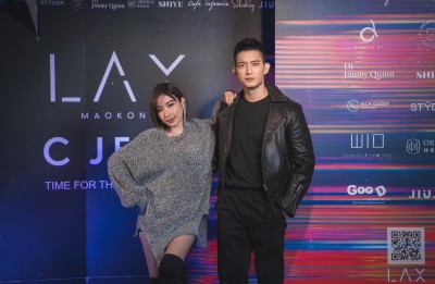 許維恩王家梁婚後首看秀 甜喊給老公帥就好