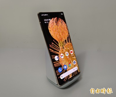 充電速度有多快？實測Google Pixel Stand無線充電座 兼當數位相框