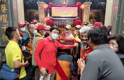 70歲「國民爸爸」體力超好 為媽祖獻出人生第一次