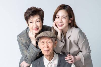 前年母癌逝…父年初二也辭世 愛雅苦曝：我是孤兒