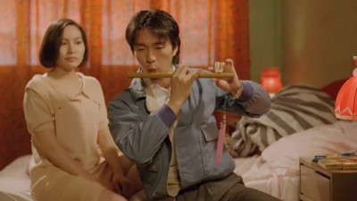 周星馳為五月天獻絕活！網友挖出簫王對決「吹簫萍」 敲碗「練簫話」