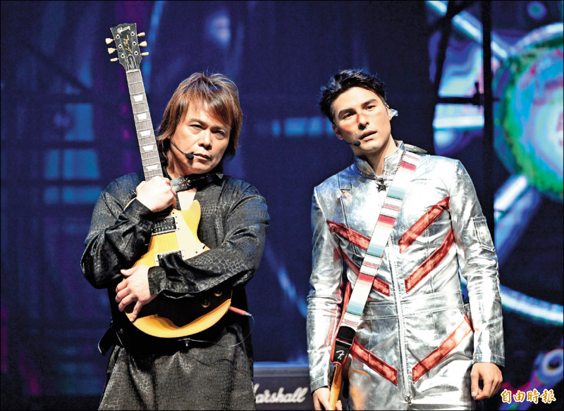 鳳小岳跨界開嗓 羞曝被伍佰看透