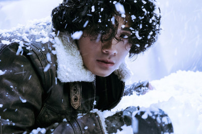 厲害了！3噸瀉鹽打造雪景 歌手MV有《初戀》效果