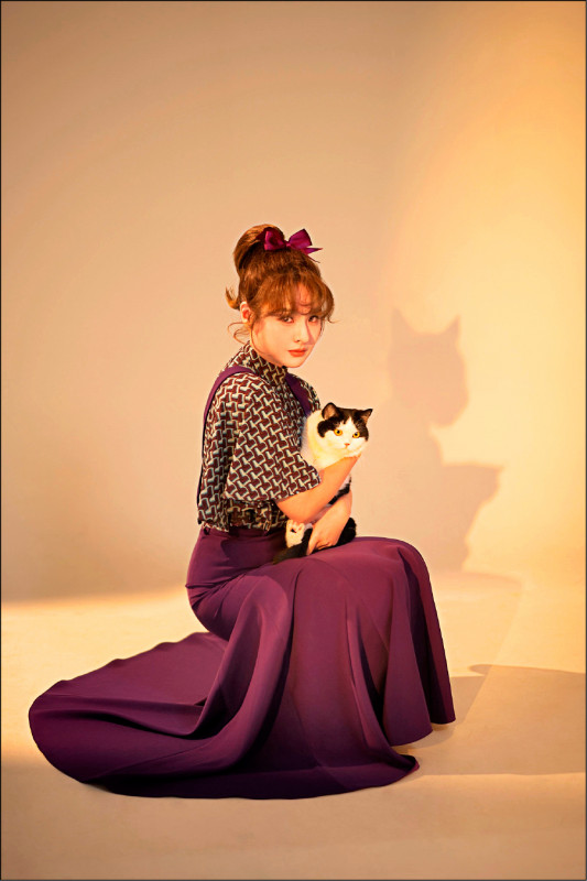 郭靜出任演唱會概念總監 突破框架親繪插畫