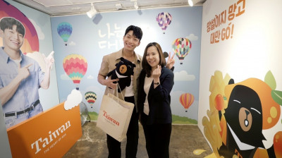 《魷魚遊戲》帥警魏嘏雋 現身台灣觀光快閃活動